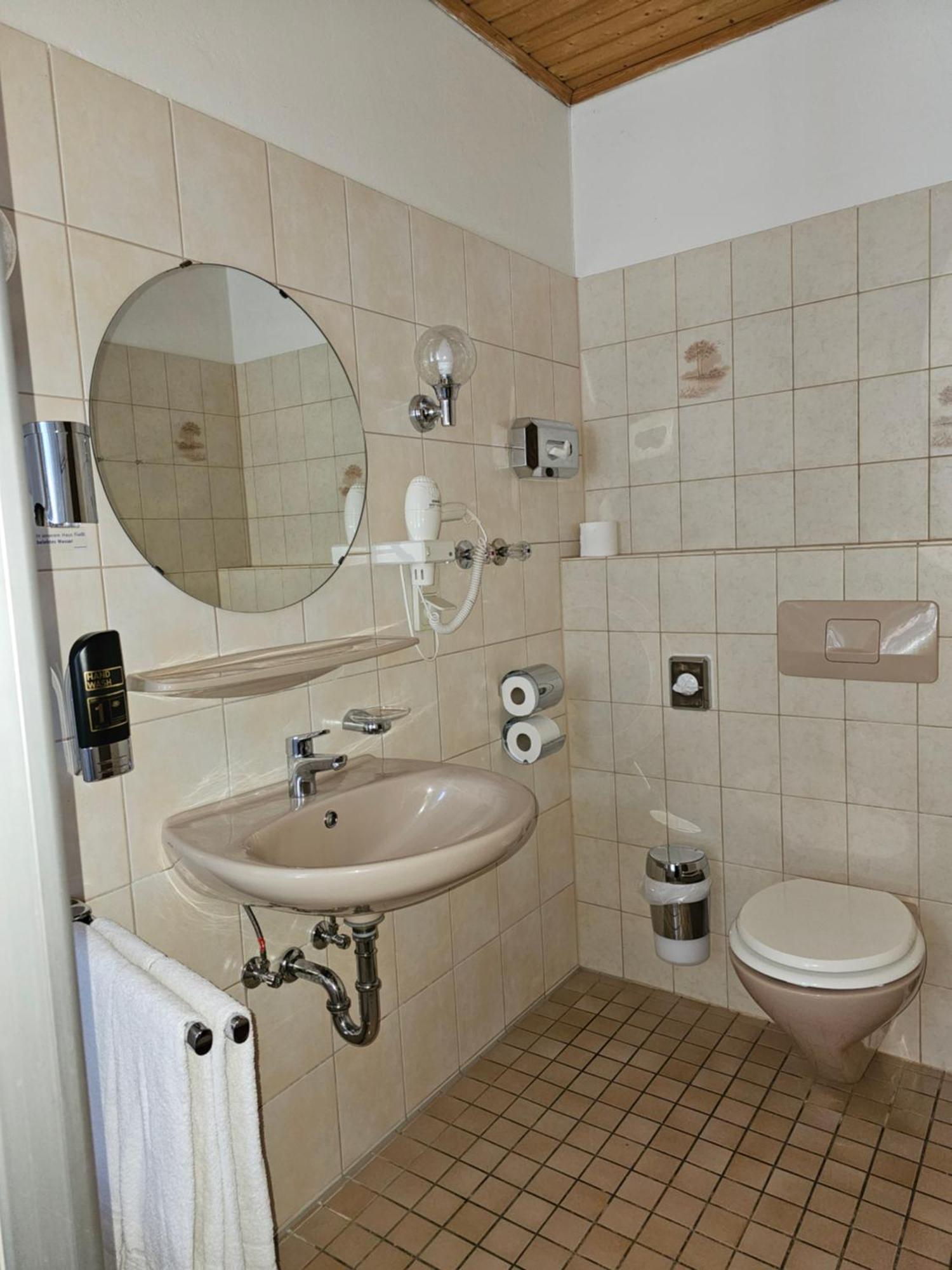 Gasthof Klement Isen Ngoại thất bức ảnh